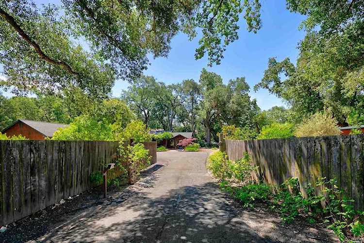 850 W Agua Caliente Road Sonoma, CA 95476