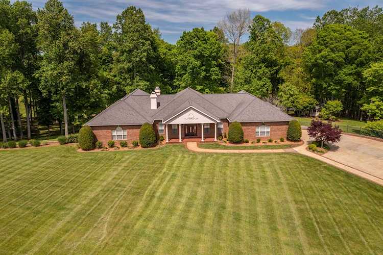 1211 Bill Smith Rd Cookeville, TN 38501
