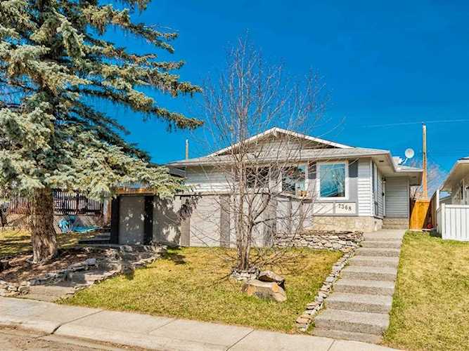 7368 Huntley Rd NE Calgary, AB T2K 4Z4
