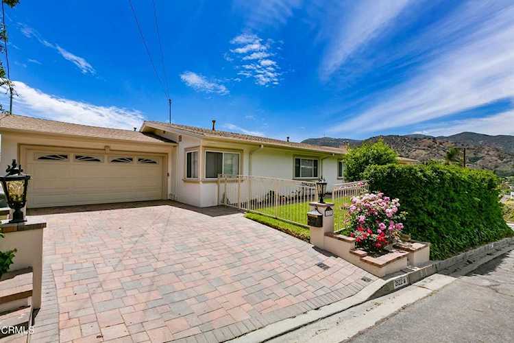 2622 Risa Dr Glendale, CA 91208