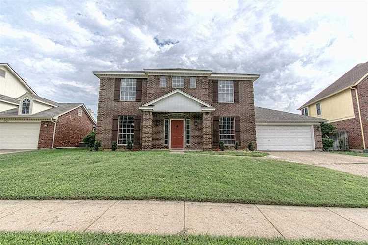 2707 Redstone Drive Arlington, TX 76001