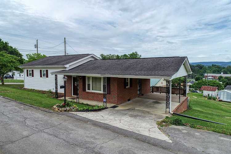 201 Oak St Surgoinsville, TN 37873