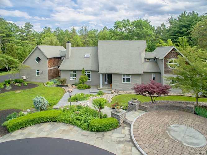 1 Sumac Mountain Ln Voorheesville, NY 12186