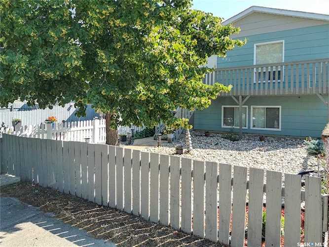 451 Alexandra St Regina, SK S4R 4W6