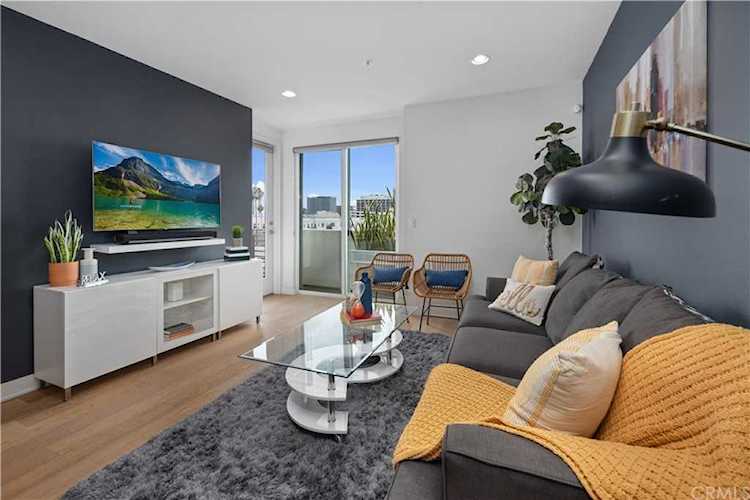436 S Virgil Ave #PH2 Los Angeles, CA 90020