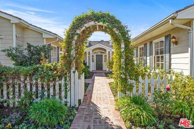 163 Granville Ave Los Angeles, CA 90049