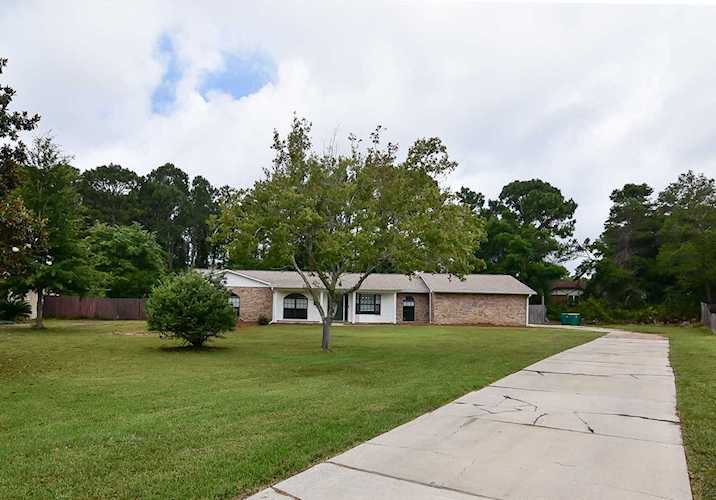 1102 Sandalwood Circle Niceville, FL 32578