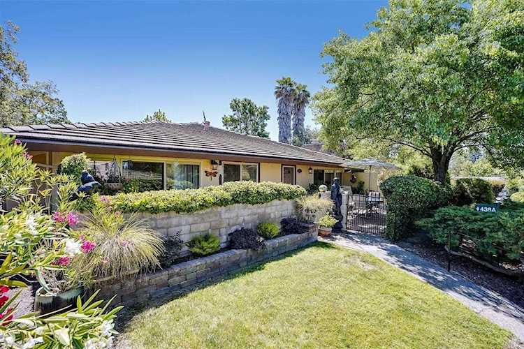 438 Las Casitas Santa Rosa, CA 95403