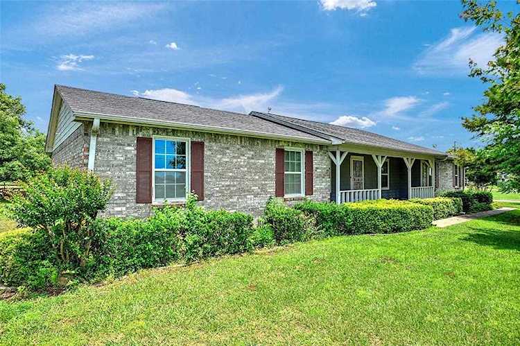 27513 State Highway 56 Whitesboro, TX 76273