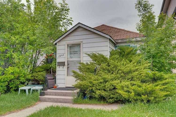 2042 36 Ave SW Calgary, AB T2T 2G7