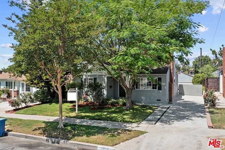 3055 N Frederic St Burbank, CA 91504