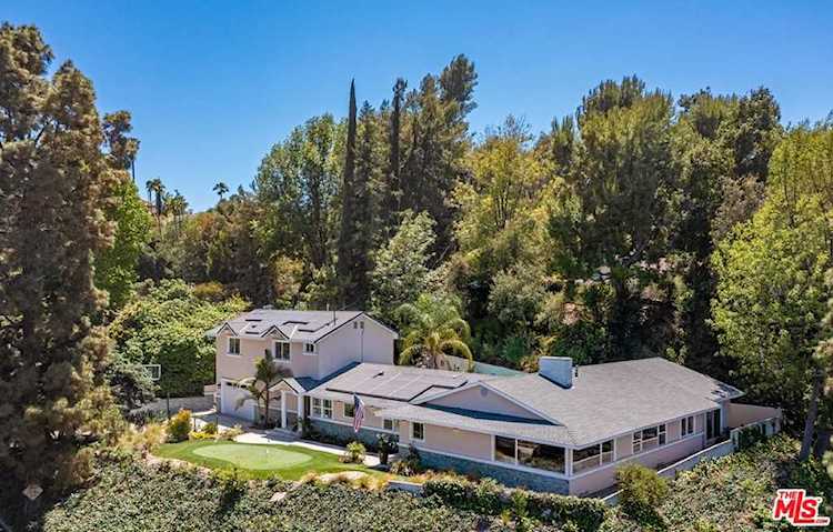 16600 Adlon Rd Encino, CA 91436