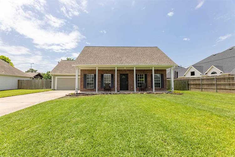 1402 Joseph Ct Tomball, TX 77375