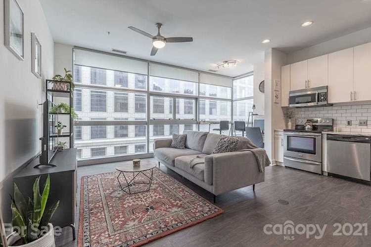 333 W Trade St Charlotte, NC 28202