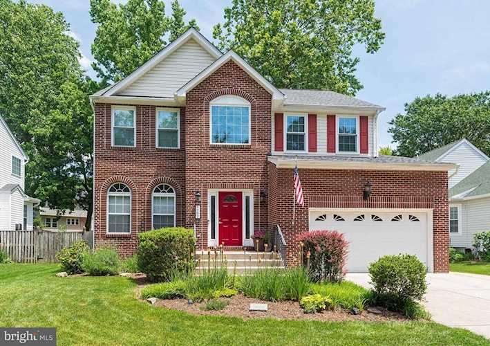 1102 Pilgrim Ct Crofton, MD 21114