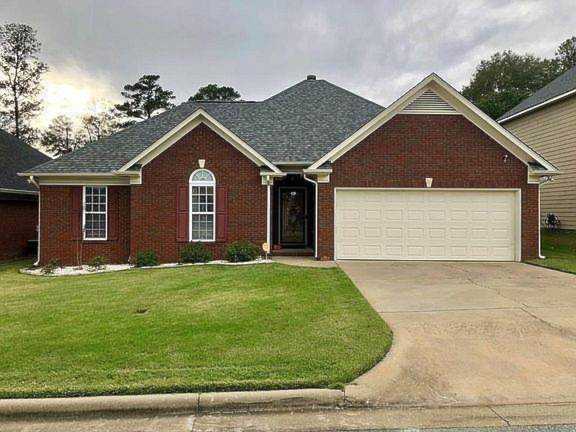 1927 Westminster Dr Phenix City, AL 36870