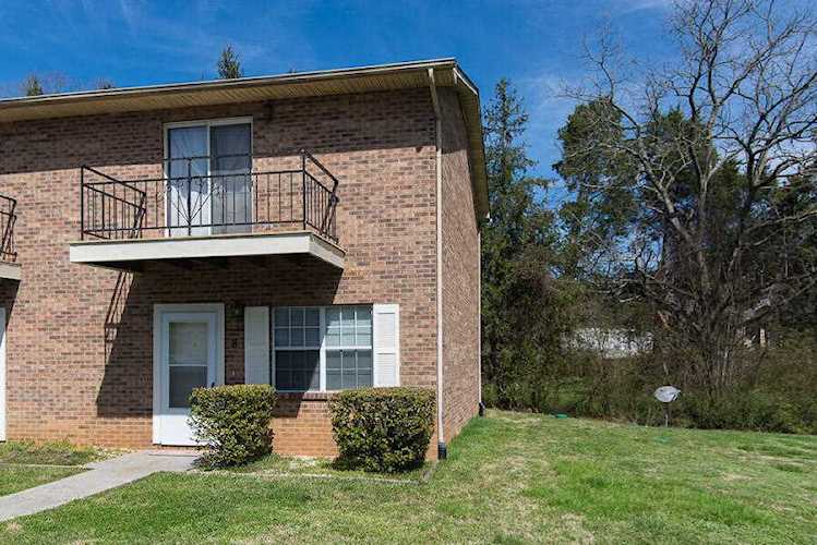 8 11 Estates Dr Lenoir City, TN 37772