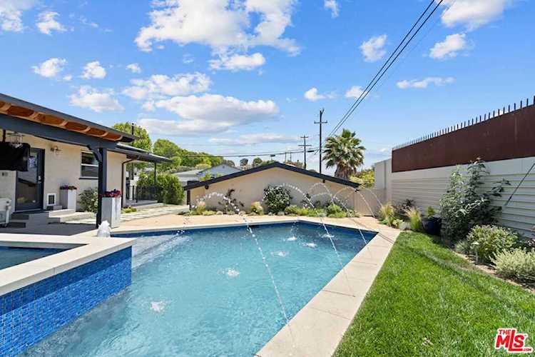 7500 W 91st St Los Angeles, CA 90045