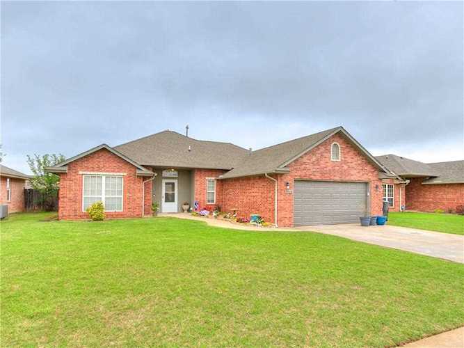 1508 Jordan Dr Moore, OK 73160