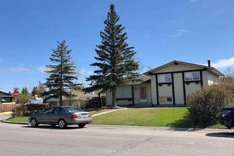 26 Glenpatrick Rd Cochrane, AB T4C 1H5
