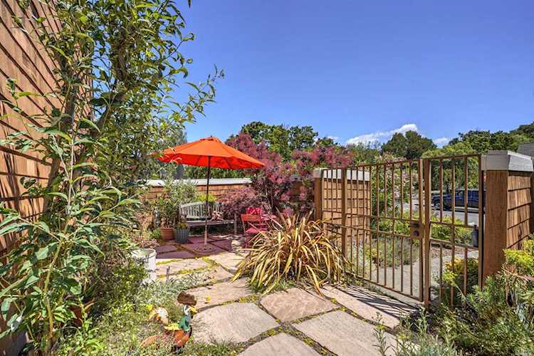 21112 Via Colombard Sonoma, CA 95476