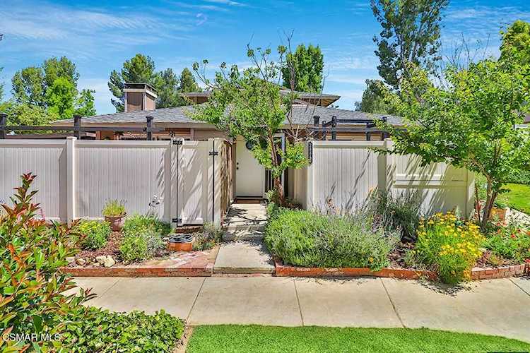28849 Conejo View Dr Agoura Hills, CA 91301