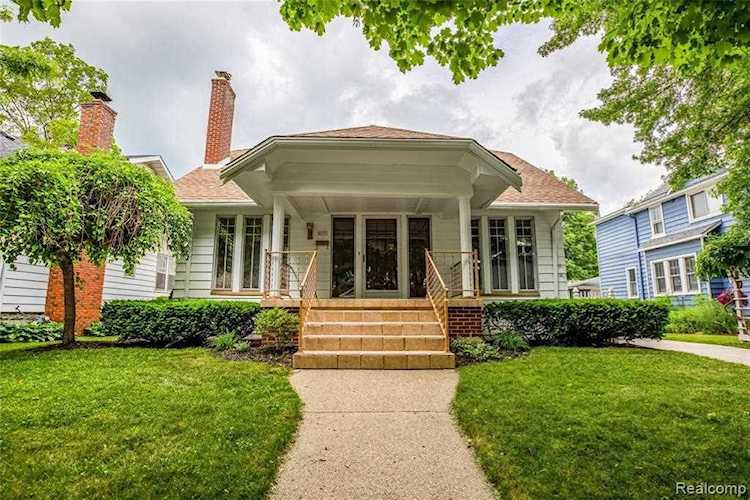 697 Ann St Plymouth, MI 48170 | MLS 2210043251 Photo 1