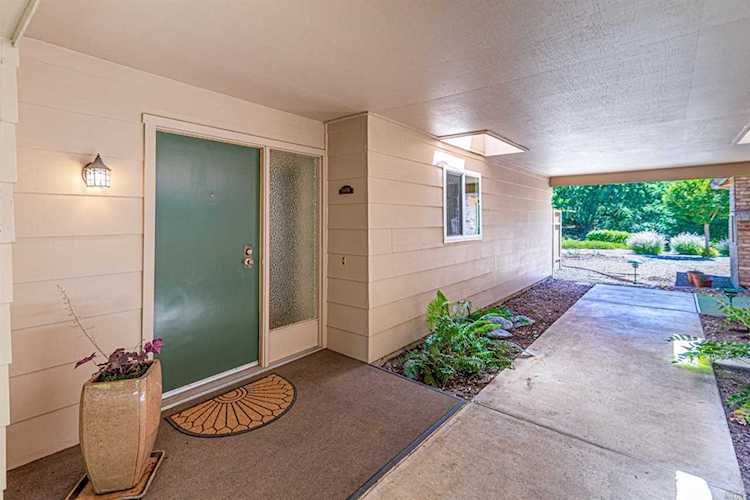 6496 Meadowridge Drive Santa Rosa, CA 95409