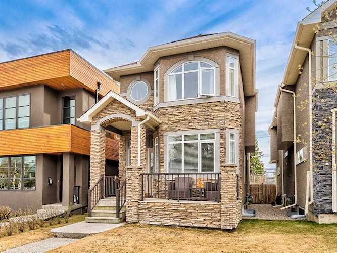 2219 32 Ave SW Calgary, AB T2T 1X2