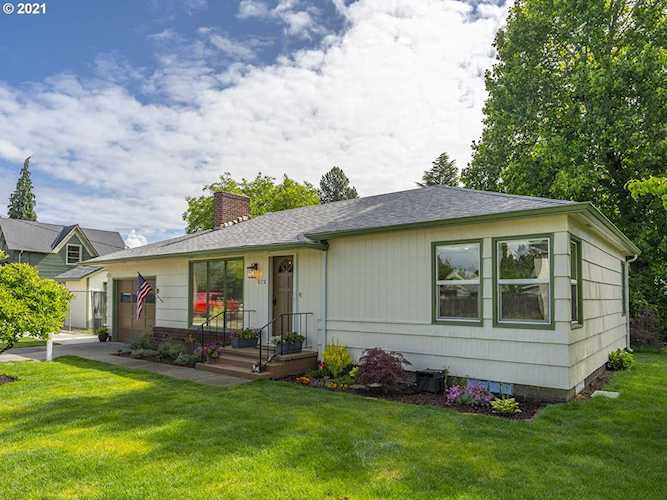 572 SE 6th Ave Hillsboro, OR 97123