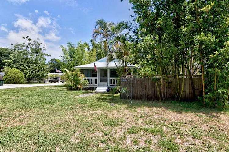1090 28th St Vero Beach, FL 32960