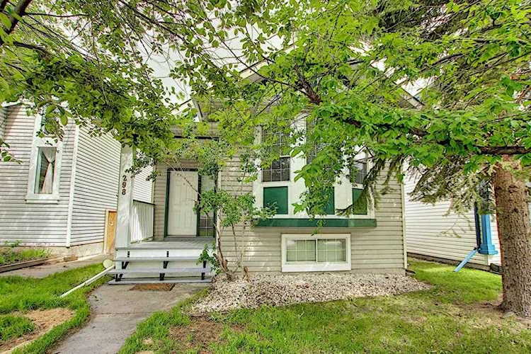 298 Erin Circle SE Calgary, AB T2B 3J1