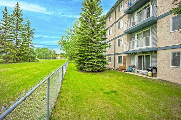 5601 Dalton Dr NW #408B Calgary, AB T3A 2E2