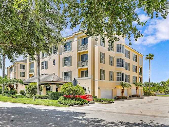 9013 Somerset Bay Ln Vero Beach, FL 32963