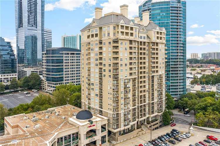 3334 Peachtree Rd NE #202 Atlanta, GA 30326 | MLS 6896000 Photo 1