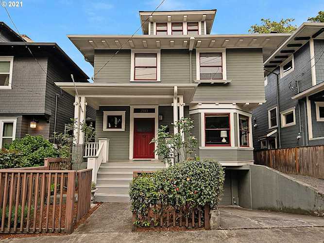210 NW 22nd Pl Portland, OR 97210
