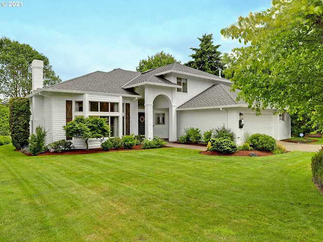 498 SE Brookwood Ave Hillsboro, OR 97123