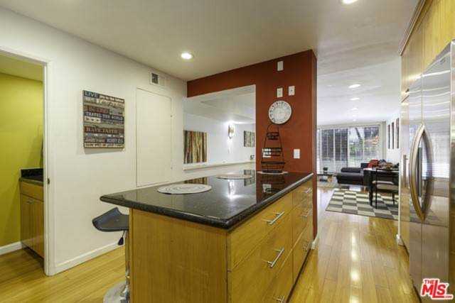 1900 Vine St #216 Los Angeles, CA 90068
