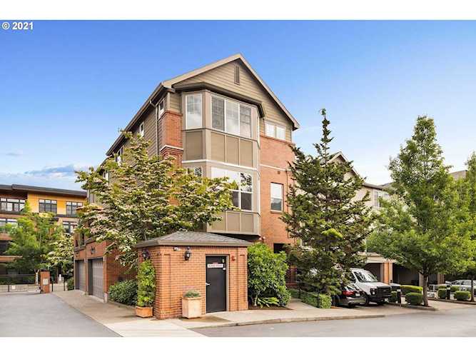 2374 NW Raleigh St #5 Portland, OR 97210