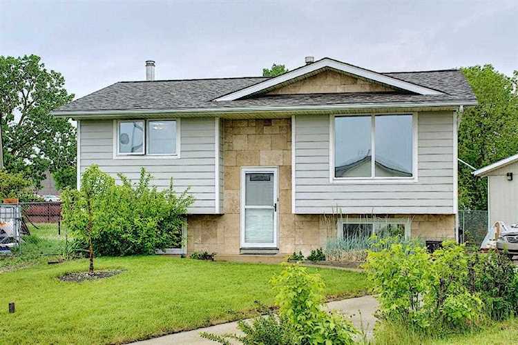 39 Fonda Green SE Calgary, AB T2A 5S4