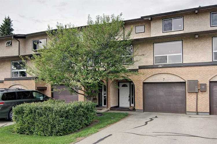 1011 Canterbury Dr SW #7 Calgary, AB T2W 2S8