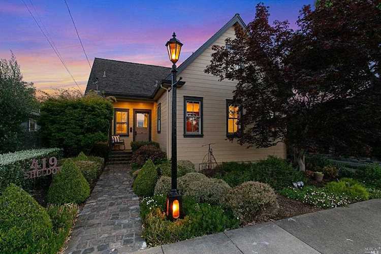 419 Sheldon Street Petaluma, CA 94952