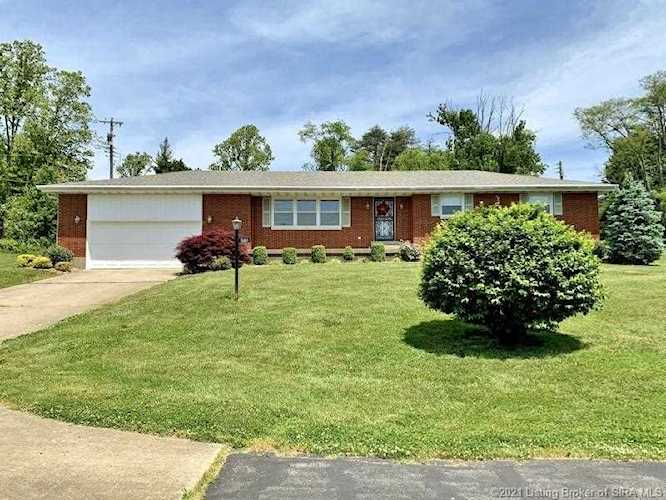 8710 Ferber Court Georgetown, IN 47122