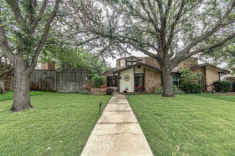 633 Hunters Glen Street Lewisville, TX 75067