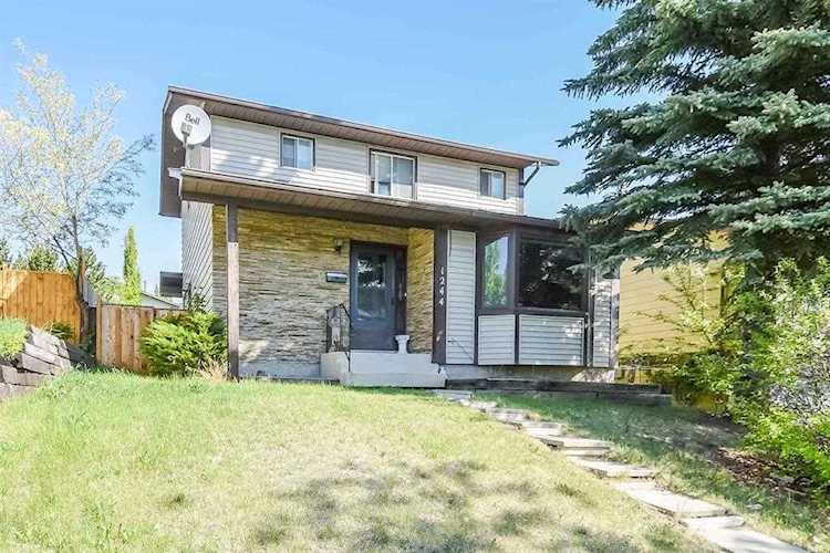 1244 Berkley Dr NW Calgary, AB T3K 1S9