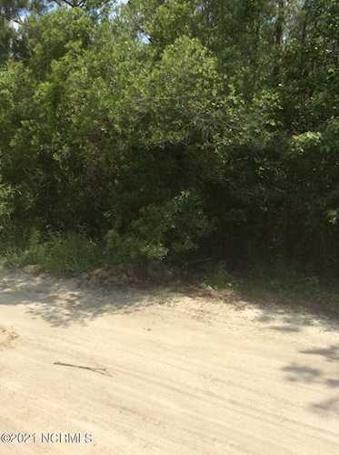 000 Harris Creek Drive Maple Hill, NC 28454