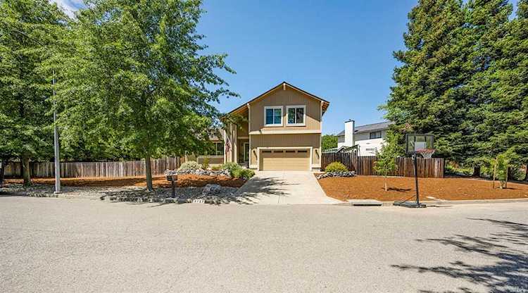 5727 Los Alamos Court Santa Rosa, CA 95409