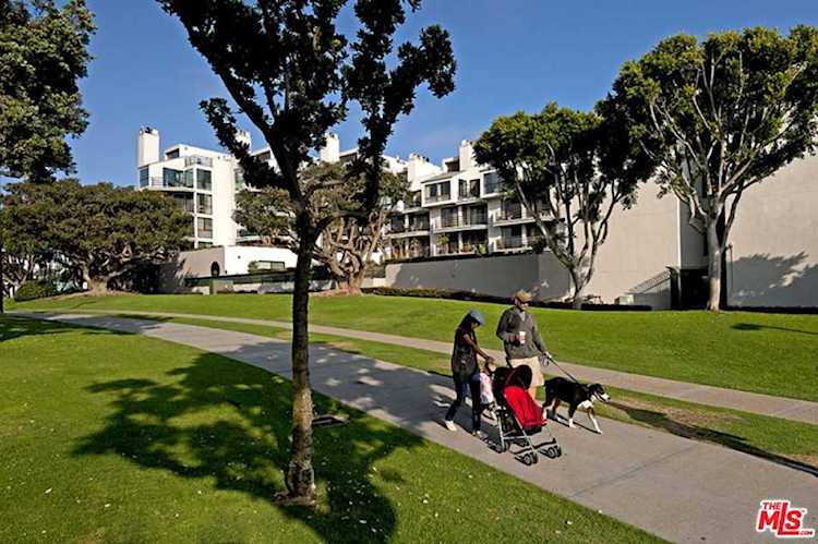 2940 Neilson Way #205 Santa Monica, CA 90405