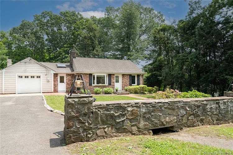 2761 High Ridge Road Stamford, CT 06903