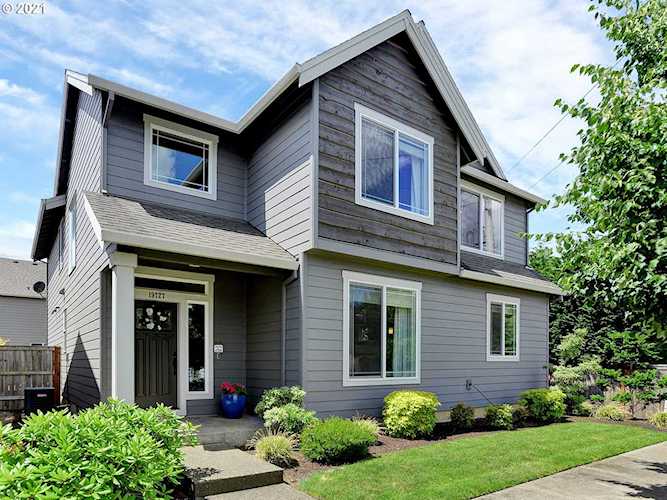 19727 Leland Rd Oregon City, OR 97045